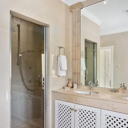 Sleeps 8 Pool Air Con Wifi וילה ואלה דה לובו