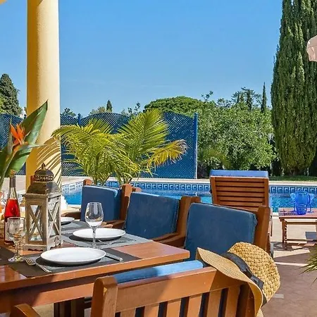 וילה Sleeps 8 Pool Air Con Wifi *